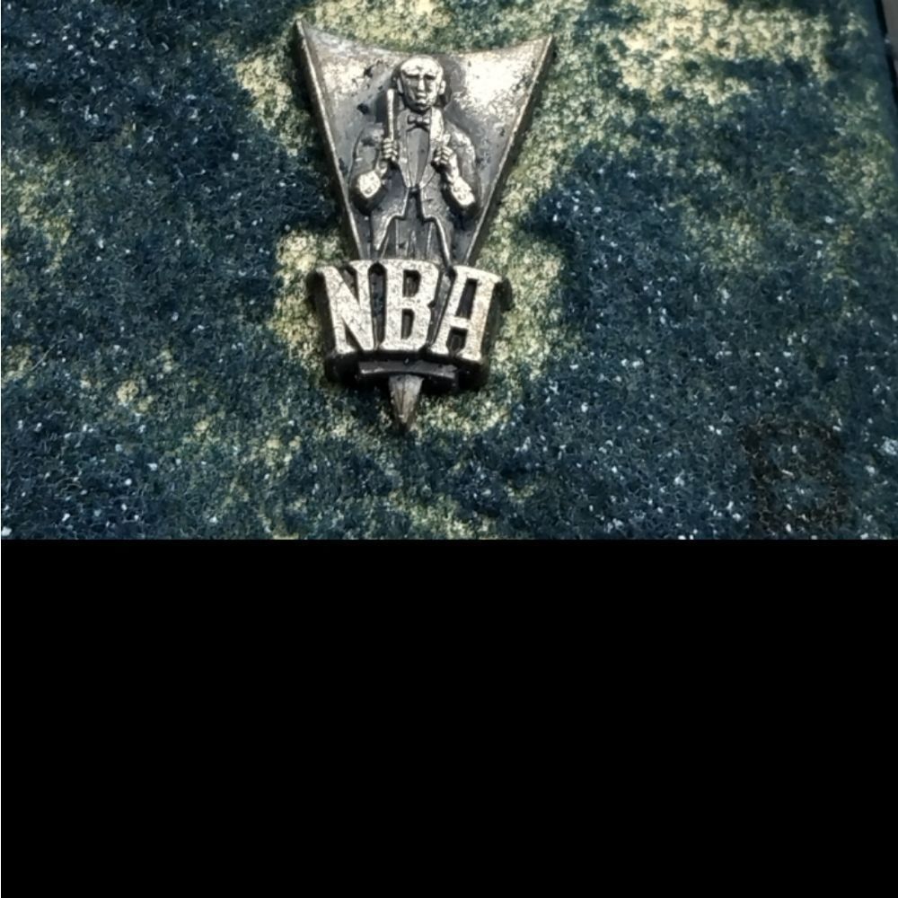 NBA antique/vintage pin